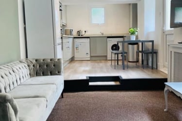 5 bed house, Alexandra Road, Mutley, Plymouth, PL47JT - Image 2